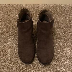 Women’s Gray-Brown Suede Ankle Boots